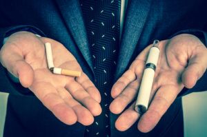 fa meno male la sigaretta elettronica o quella normale Evidence suggests vaping contributes to gum disease main image 0